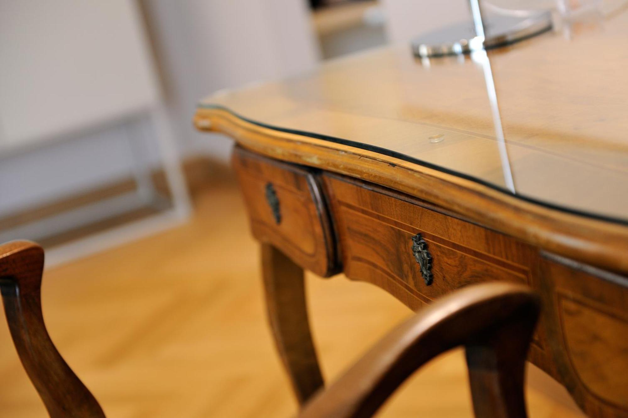 Kastens Hotel Luisenhof Hanovre Extérieur photo A table with a table pad