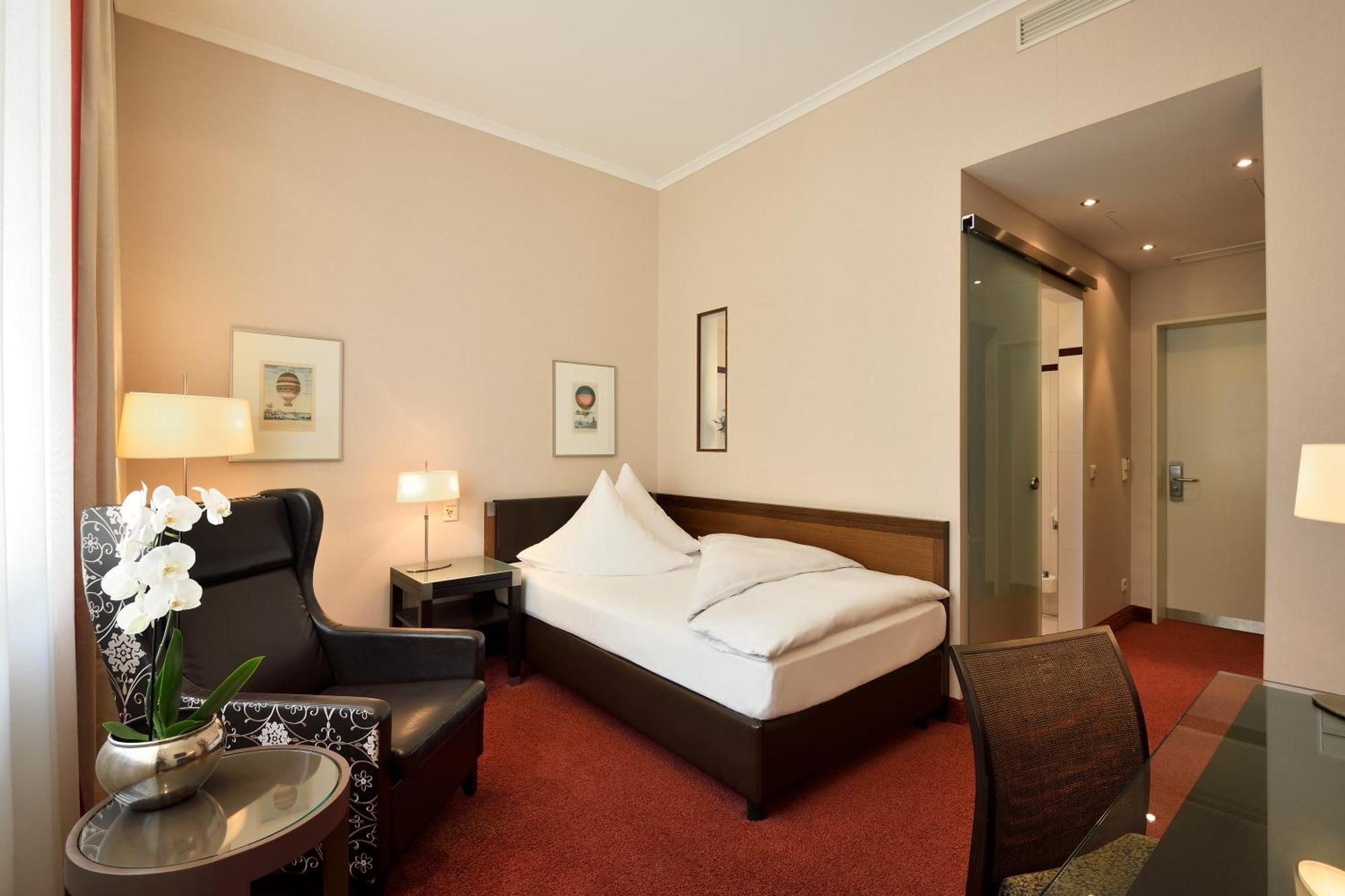 Kastens Hotel Luisenhof Hanovre Extérieur photo A room at the Hotel Axelmannstein