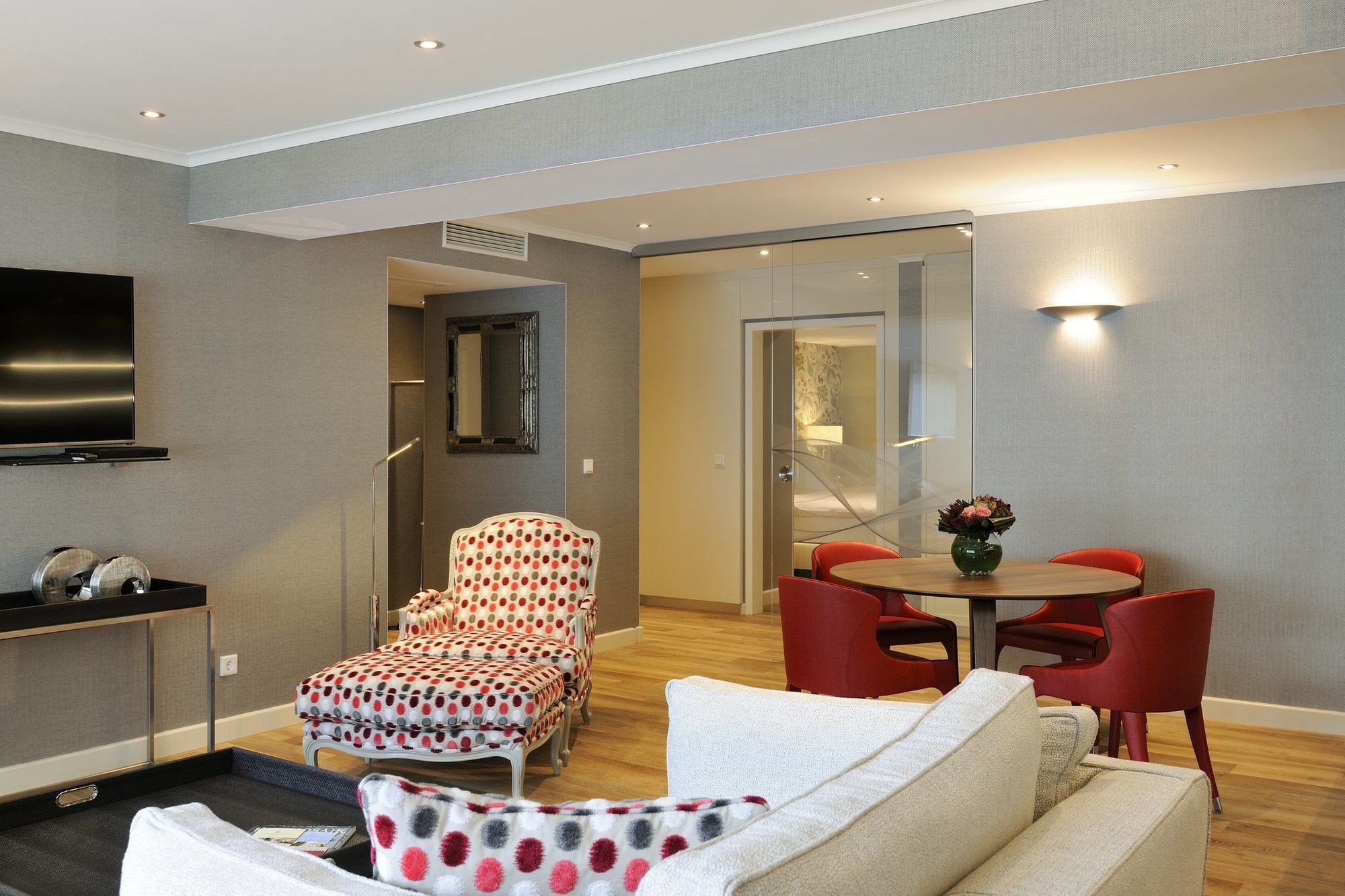 Kastens Hotel Luisenhof Hanovre Extérieur photo A suite at the Hotel
